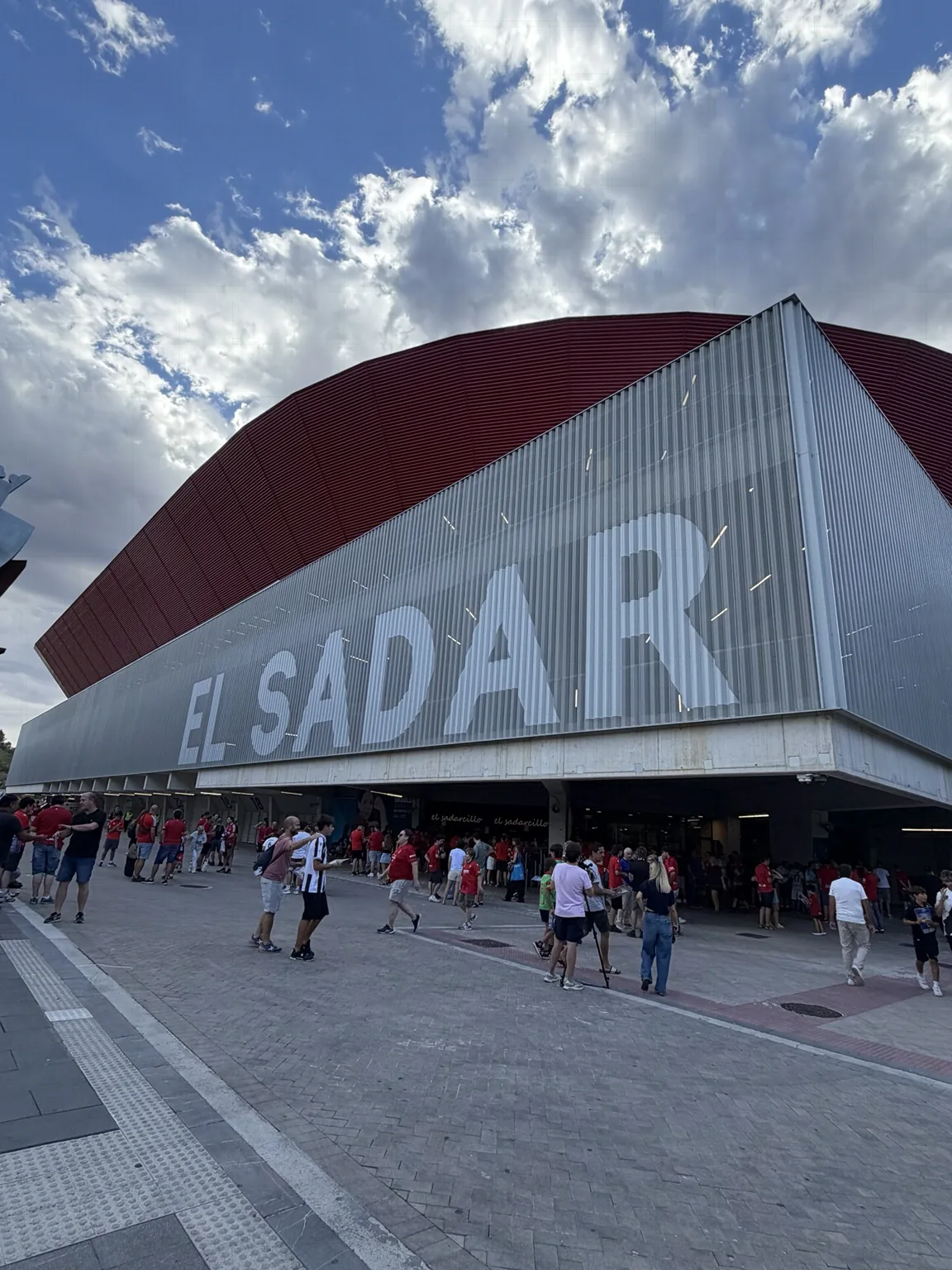 Fachada exterior del Estadio El Sadar